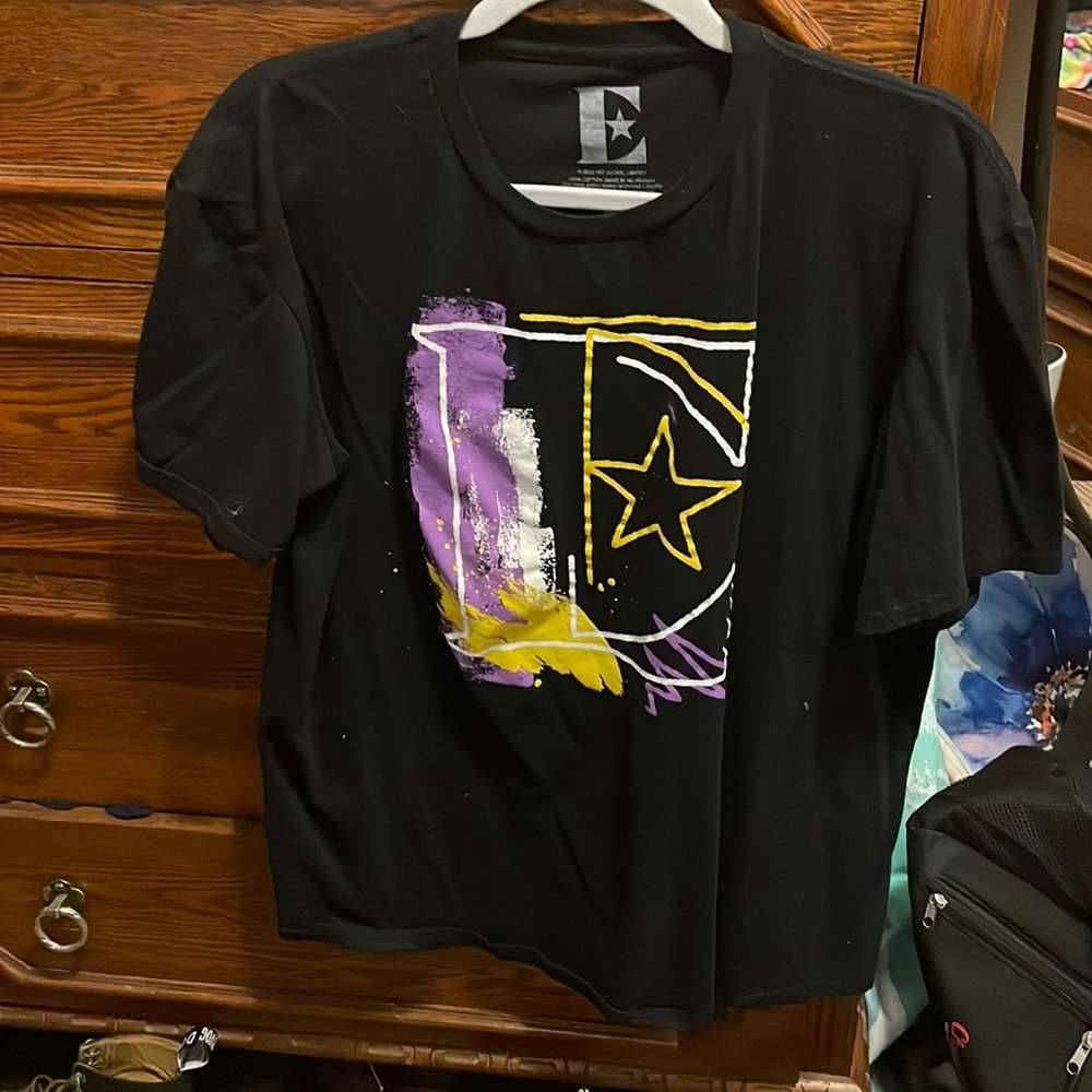 Elton John farewell tour MN tee size XL